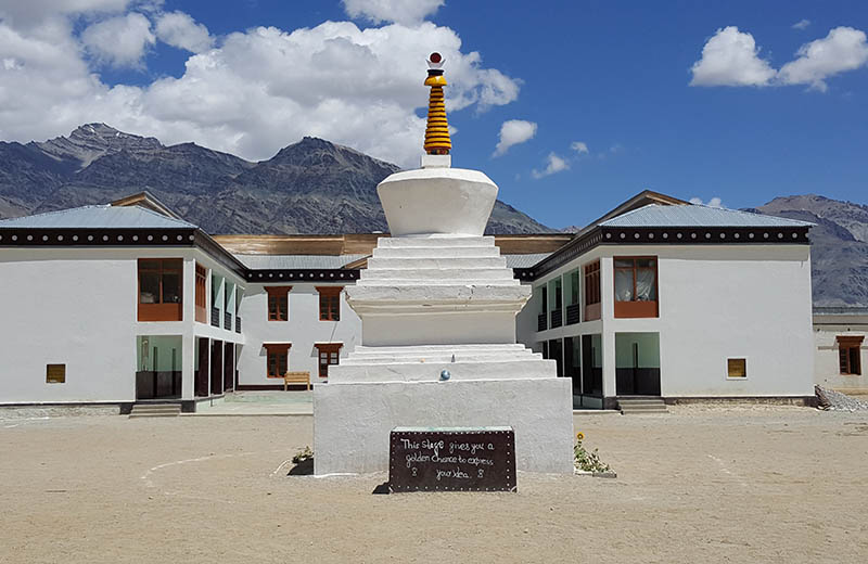 ecole-lmhs-zanskar-association-aaz
